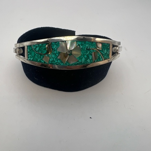 Taxco Mexico Mother of pearl Hinge Bracelet - Picture 2 of 8